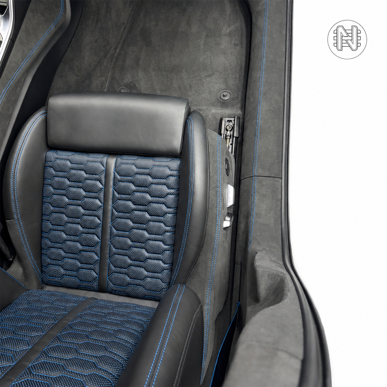 Alcantara Einstiegsleisten & B-Säulenverkleidung für Audi