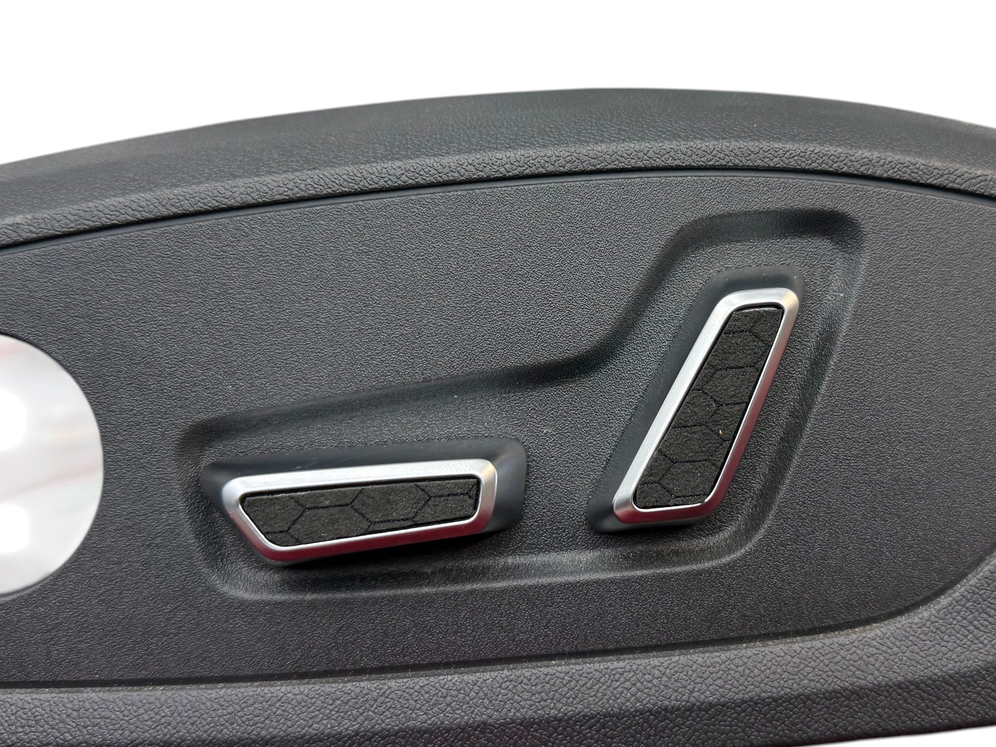Alcantara Sitzverstellungs-Bedienknöpfe für Audi